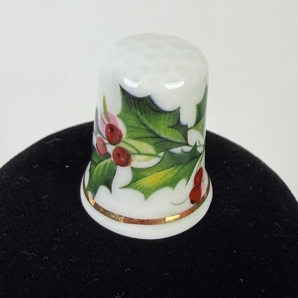 Vintage British Bone China‎ Christmas Holly Berry Collectible Thimble Gold Trim